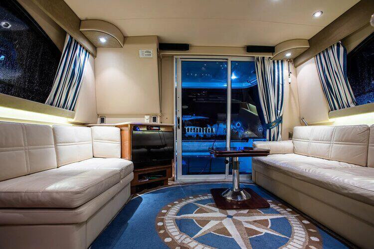 Двухпалубные яхты в Сочи. Аренда Яхт и Катеров в Сочи