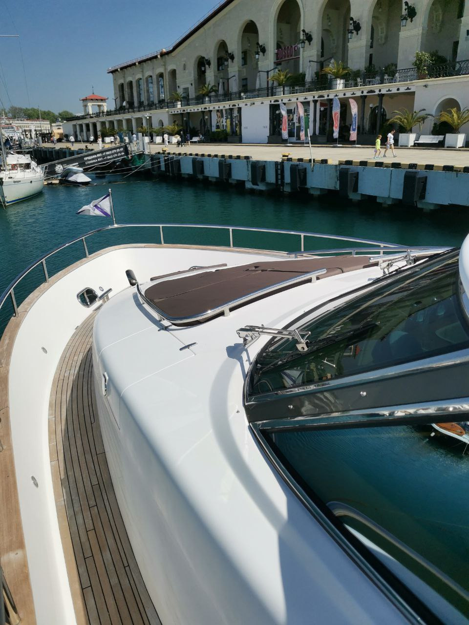 Премиум яхты в Сочи. Аренда Яхт и Катеров в Сочи