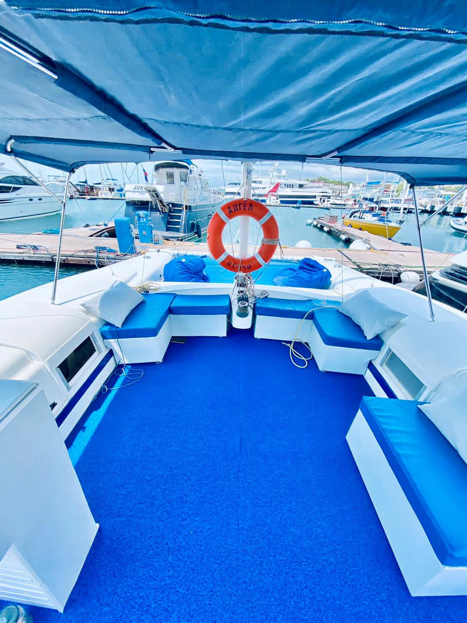 Парусно —моторные яхты и катамараны в Сочи. Аренда Яхт и Катеров в Сочи