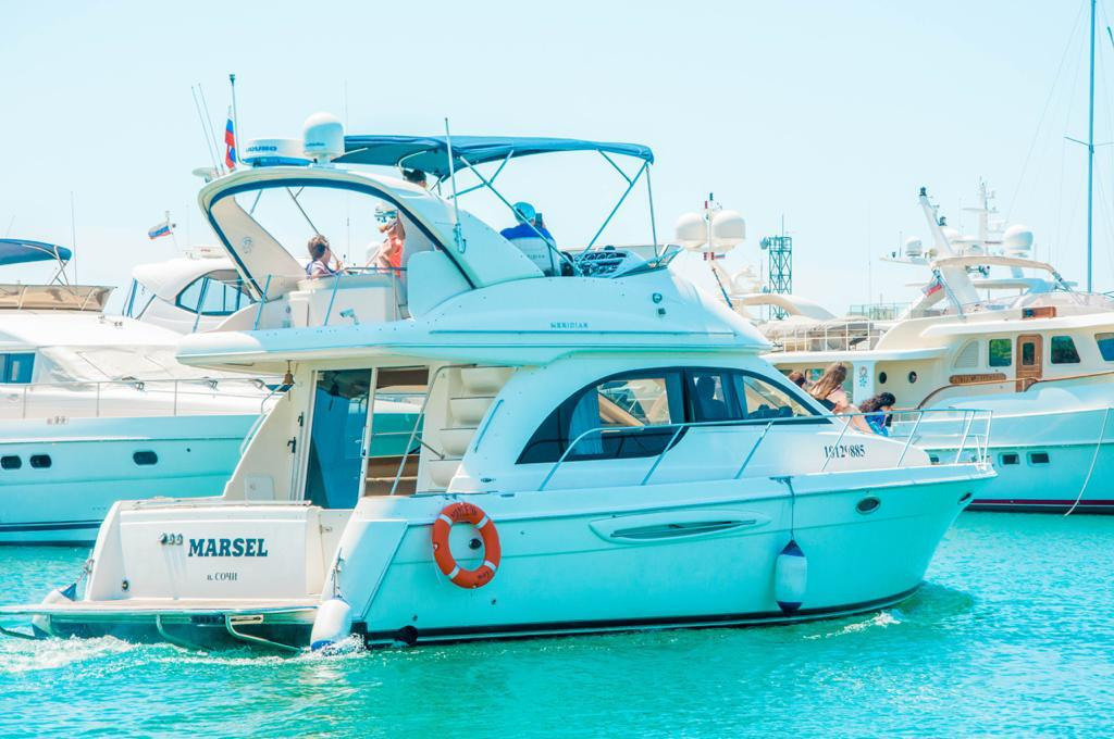 Двухпалубные яхты в Сочи. Аренда Яхт и Катеров в Сочи