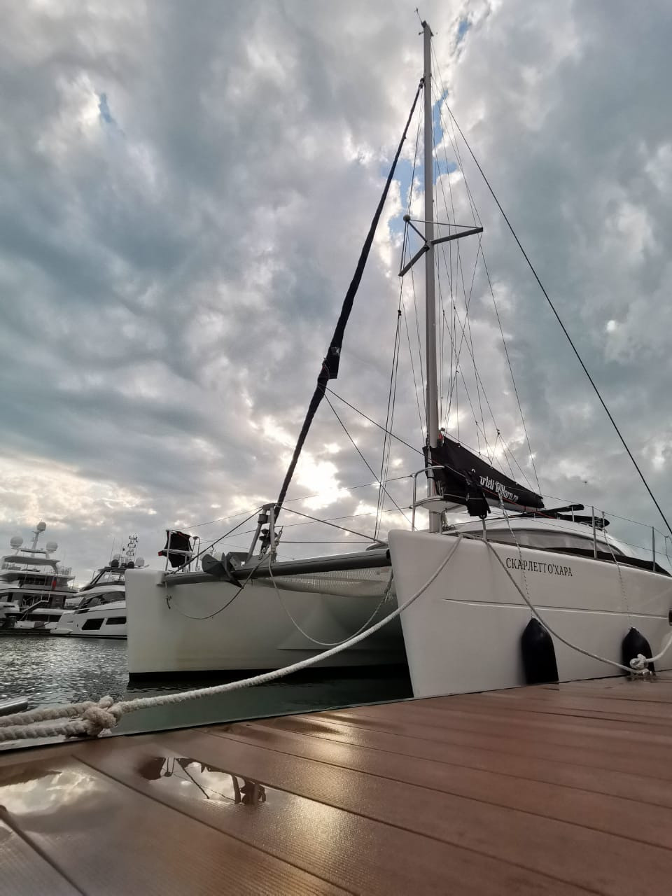 Парусно —моторные яхты и катамараны в Сочи. Аренда Яхт и Катеров в Сочи