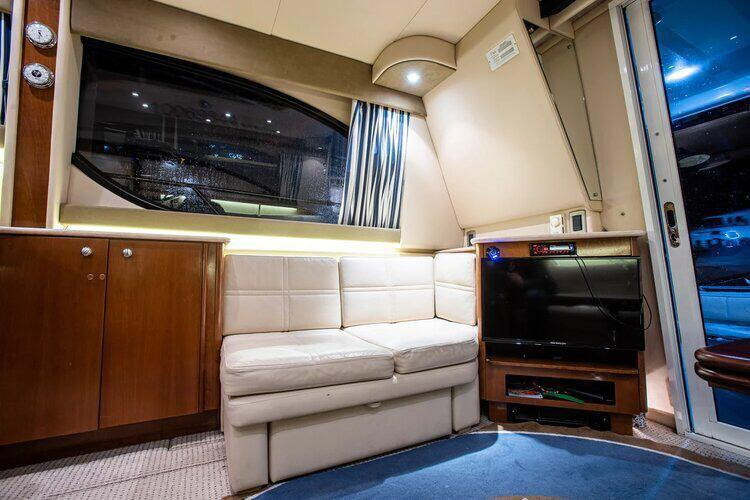 Двухпалубные яхты в Сочи. Аренда Яхт и Катеров в Сочи