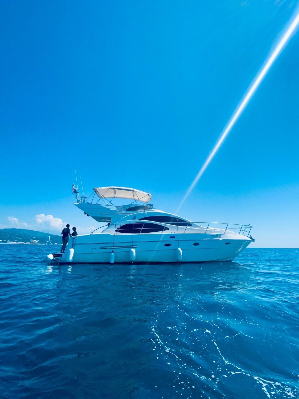 Премиум яхты в Сочи. Аренда Яхт и Катеров в Сочи