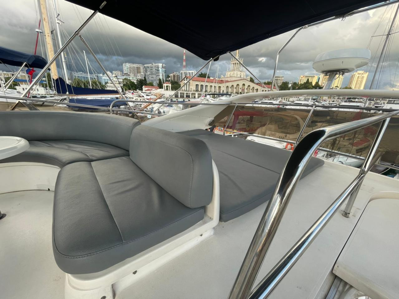 Премиум яхты в Сочи. Аренда Яхт и Катеров в Сочи