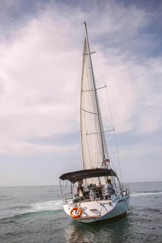 Парусно —моторные яхты и катамараны в Сочи. Аренда Яхт и Катеров в Сочи