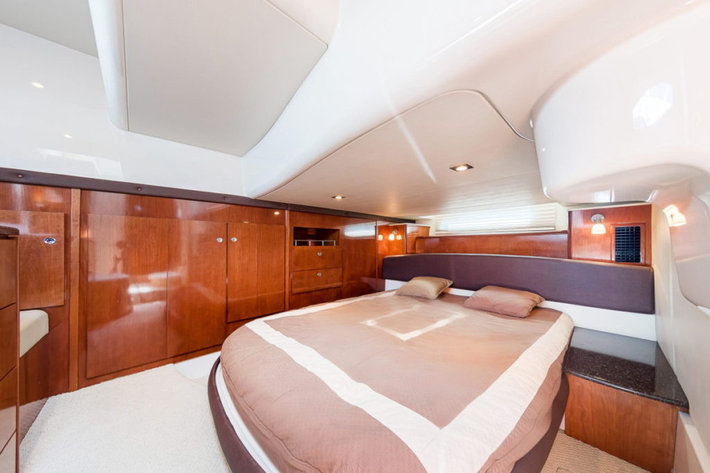 Премиум яхты в Сочи. Аренда Яхт и Катеров в Сочи