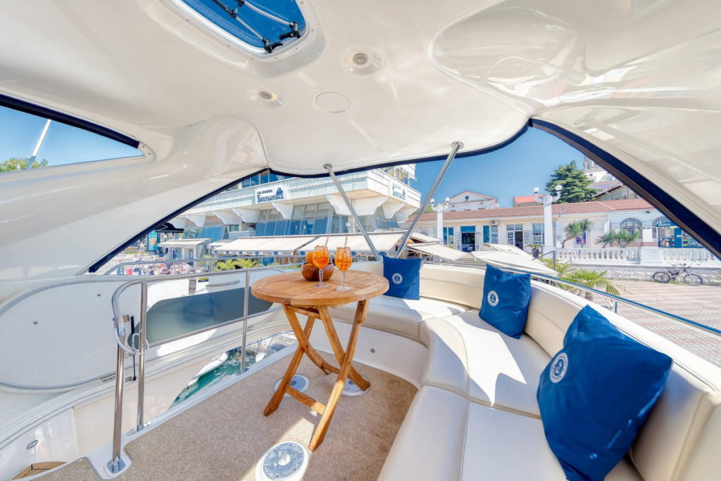 Премиум яхты в Сочи. Аренда Яхт и Катеров в Сочи