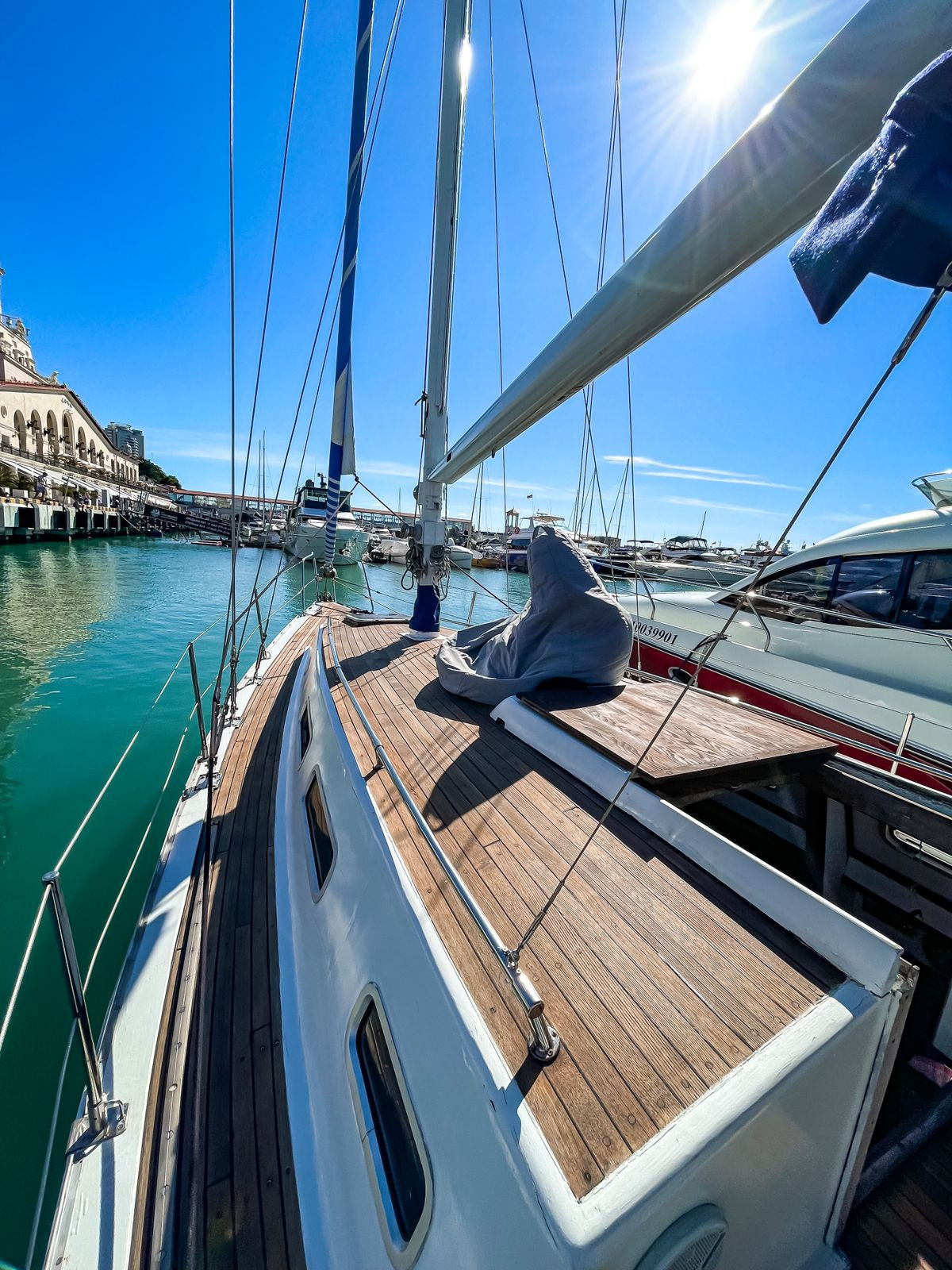 Парусно —моторные яхты и катамараны в Сочи. Аренда Яхт и Катеров в Сочи