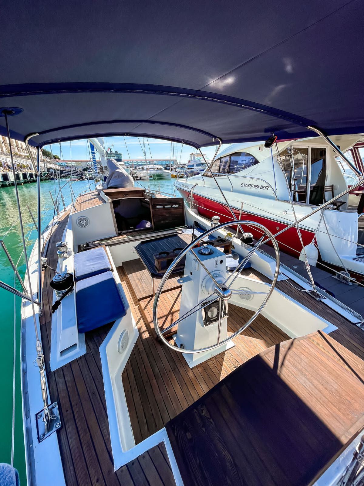 Парусно —моторные яхты и катамараны в Сочи. Аренда Яхт и Катеров в Сочи