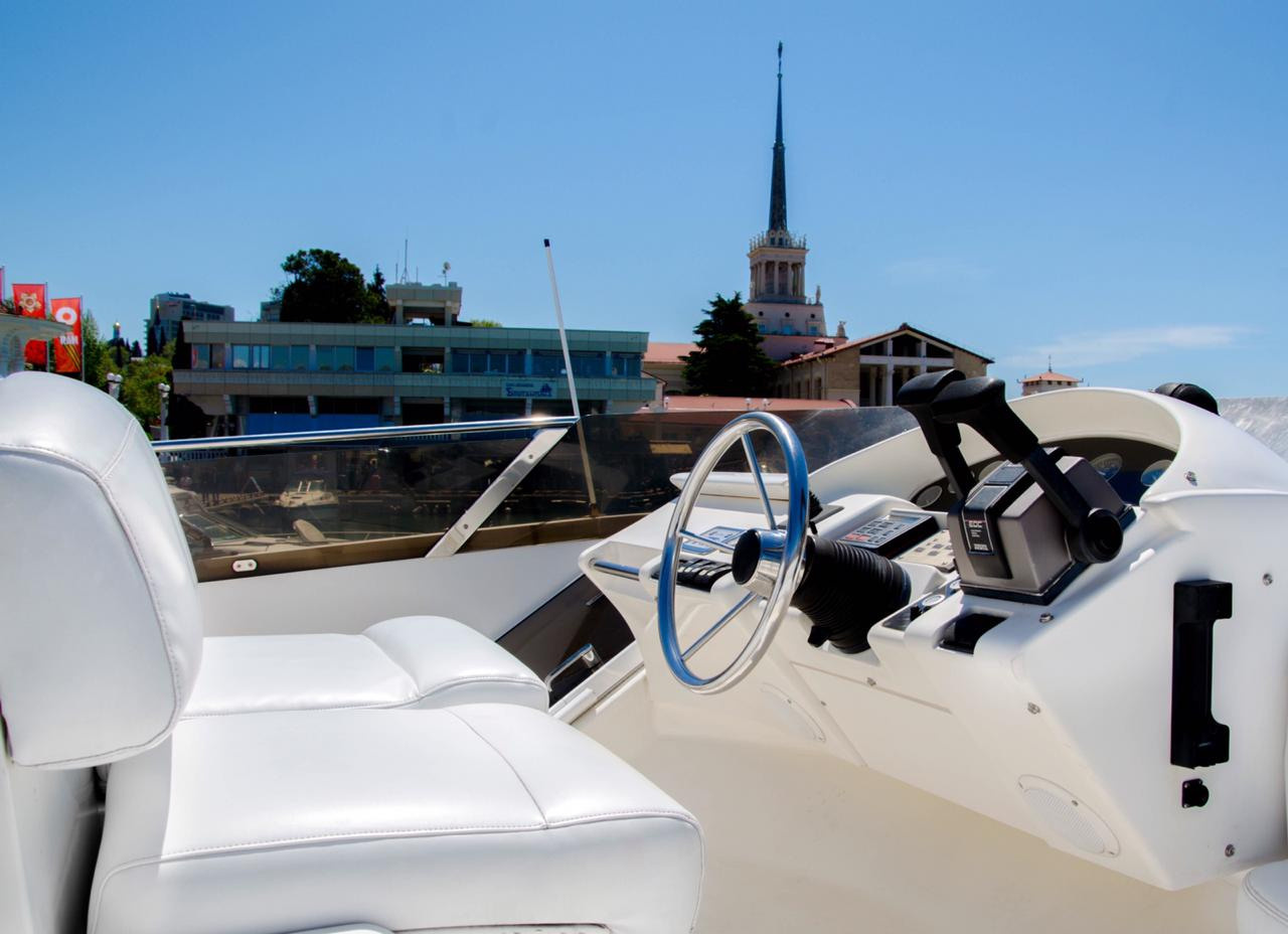 Премиум яхты в Сочи. Аренда Яхт и Катеров в Сочи