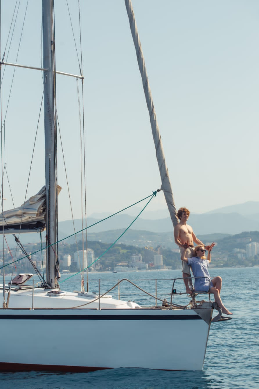 Парусно —моторные яхты и катамараны в Сочи. Аренда Яхт и Катеров в Сочи