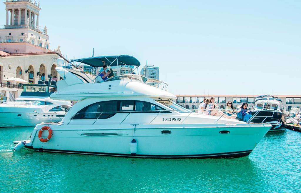 Двухпалубные яхты в Сочи. Аренда Яхт и Катеров в Сочи