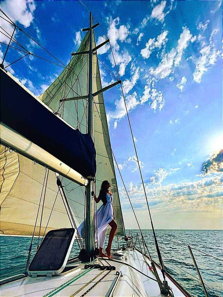 Парусно —моторные яхты и катамараны в Сочи. Аренда Яхт и Катеров в Сочи