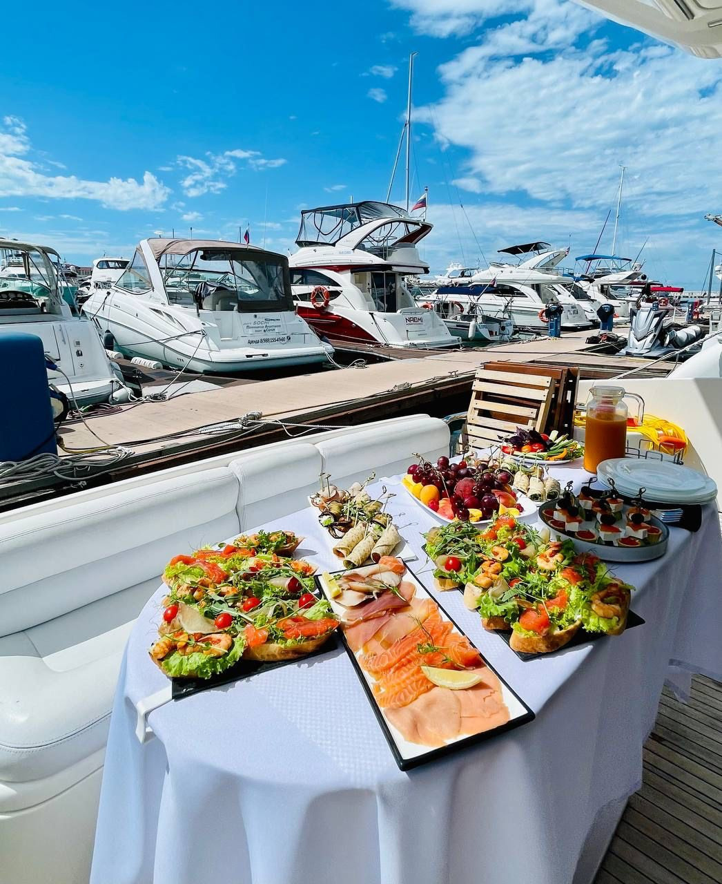 Премиум яхты в Сочи. Аренда Яхт и Катеров в Сочи