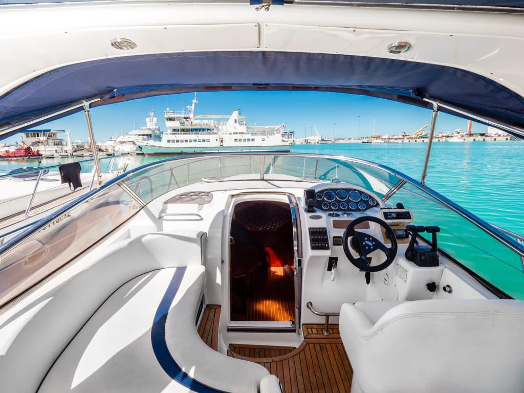 Комфорт катера в Сочи. Аренда Яхт и Катеров в Сочи