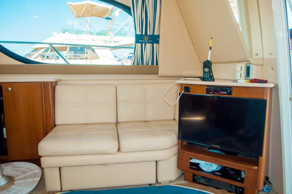 Двухпалубные яхты в Сочи. Аренда Яхт и Катеров в Сочи