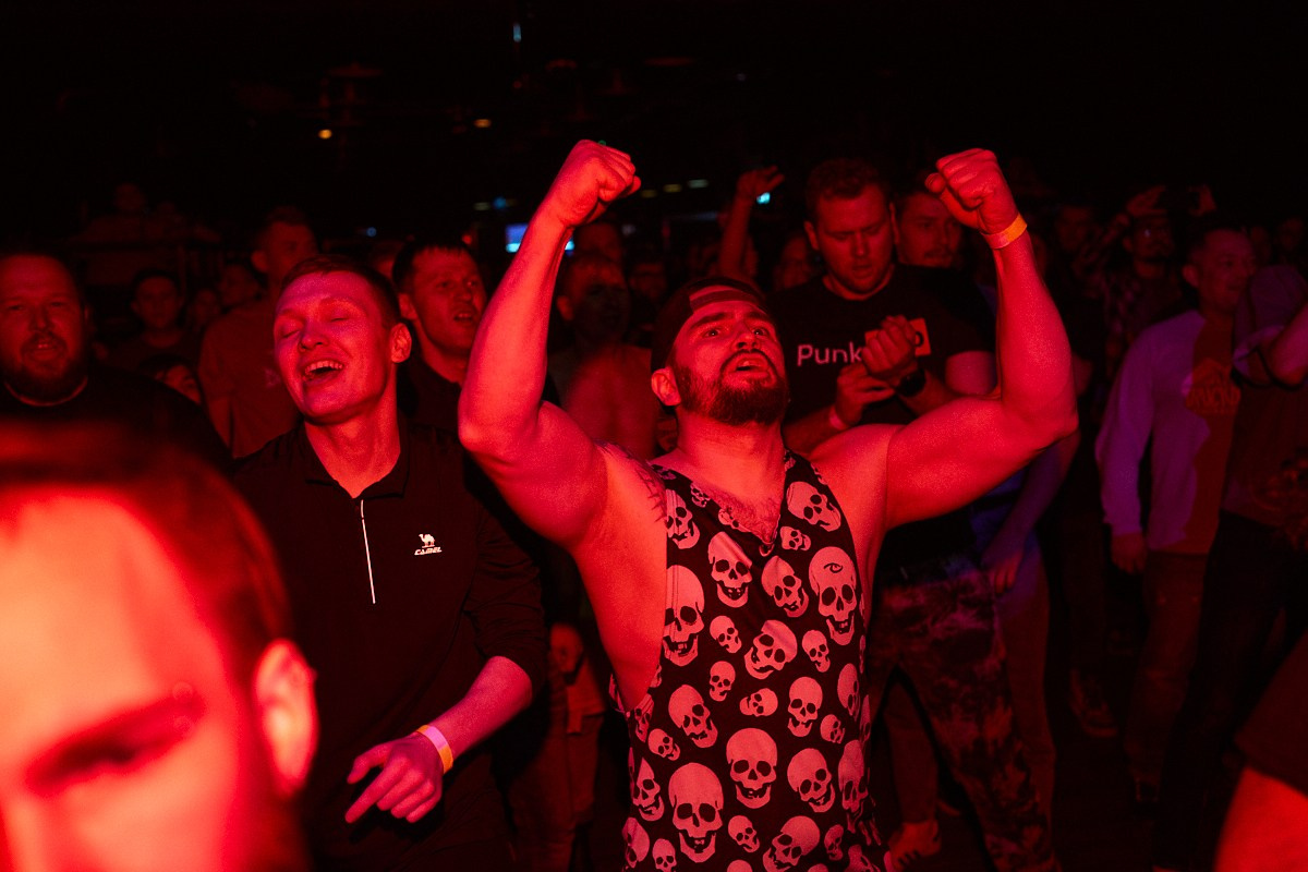 TRUCKDRIVERS в Glastonberry Pub, 30 апреля 2025. Иван Кобяков