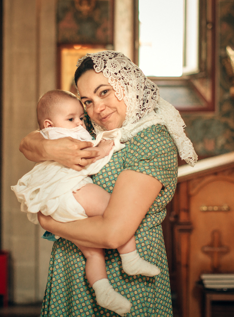 Крещение Ильи в храме преподобного Сергея Радонежского на Рязанке. Детский и семейный фотограф с животными в Москве Гурьева Надежда