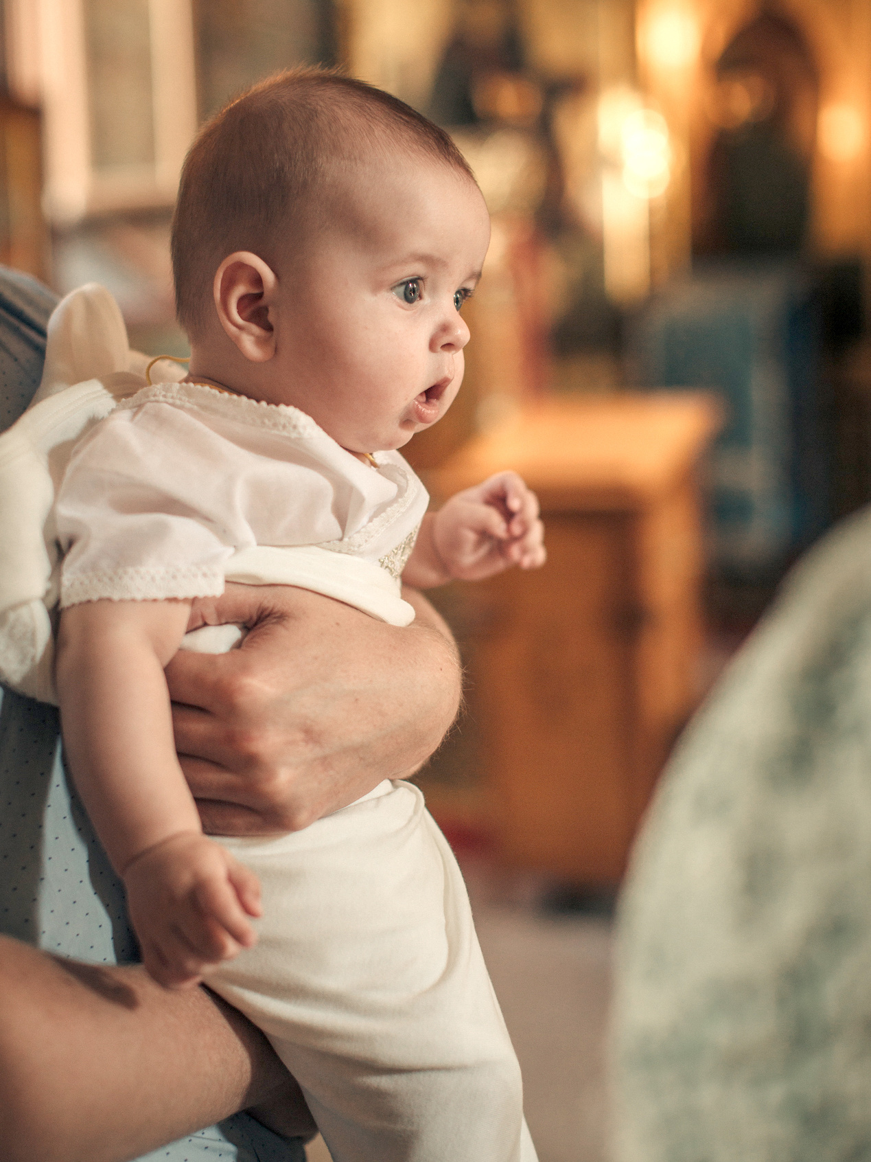 Крещение Ильи в храме преподобного Сергея Радонежского на Рязанке. Детский и семейный фотограф с животными в Москве Гурьева Надежда