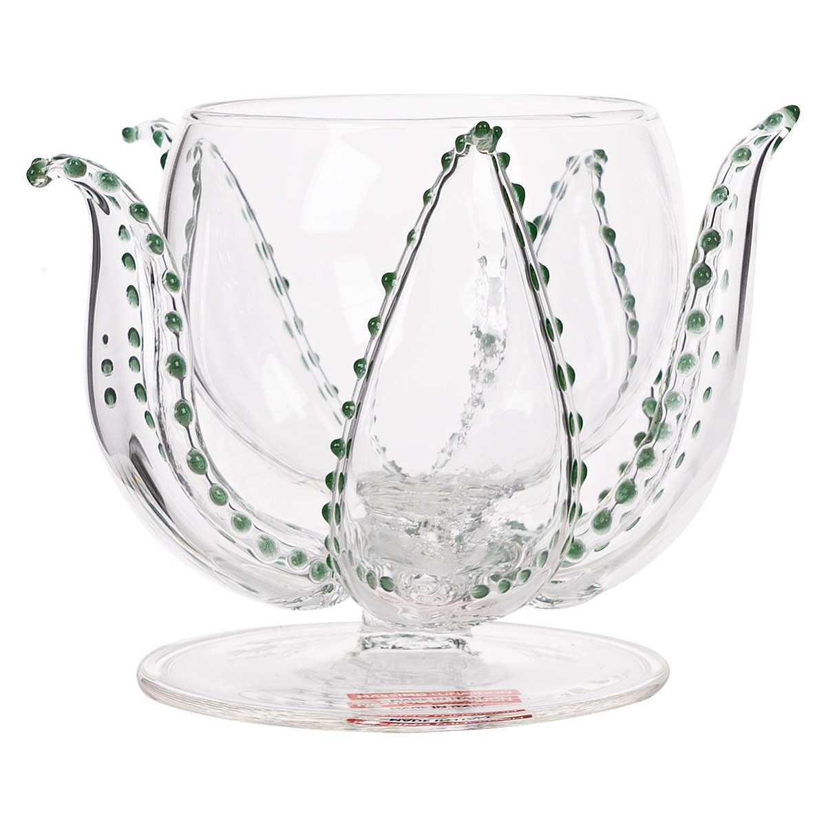 Бокал в виде кактуса на белом фоне