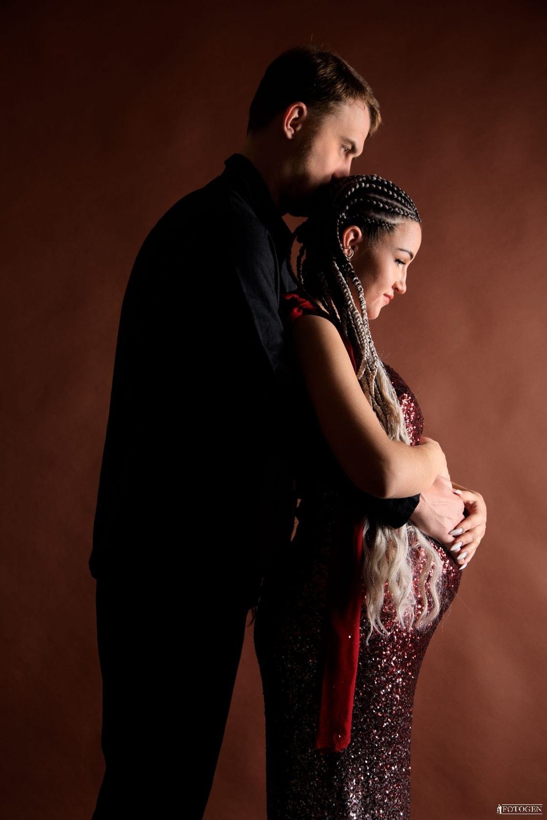 Подарочный сертификат на фотосессию в Краснодаре для беременных «Буду мамой» от фотостудии «FOTOGEN». Интерьерная фотостудия FOTOGEN г. Краснодар