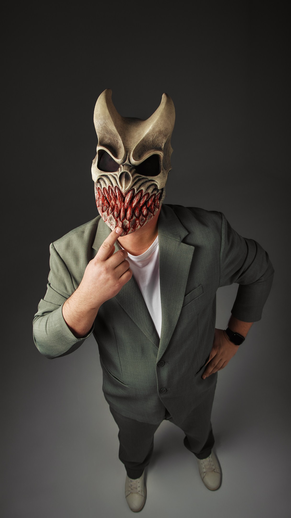 Креативный портрет для соцсетей делового человека