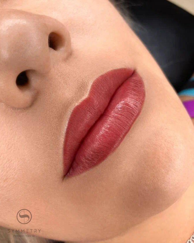 Нафиса. Студия перманентного макияжа, косметологии и массажа SYMMETRY в Москве, м. Киевская