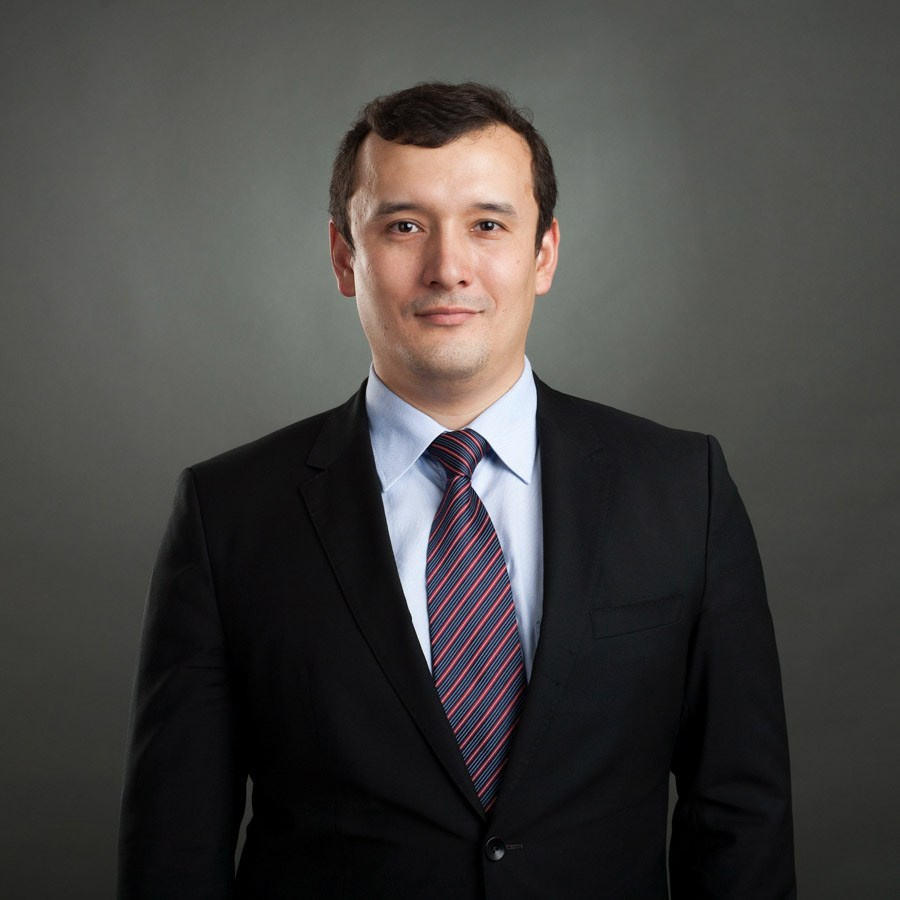 Деловой (бизнес) портрет. Фотостудия Алматы. Фотосъемка Алматы. Фотосессия Алматы. Фотокурсы. Обучение фотографии. Аренда студии