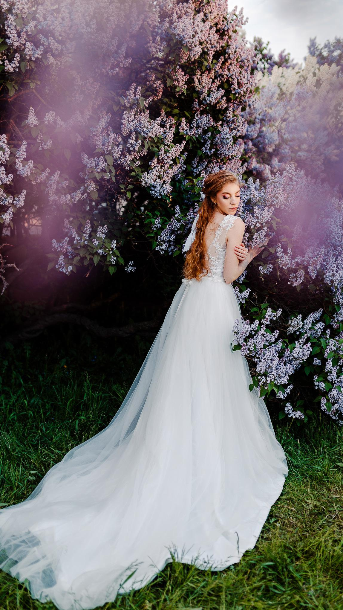 Невеста в цветущей сирени. Семейный и индивидуальный фотограф в Санкт-Петербурге Маргарита Щипкова