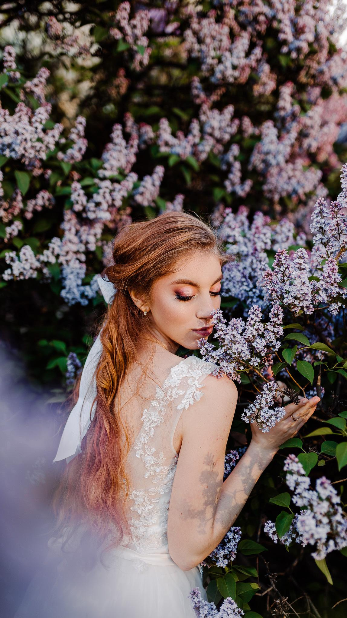 Невеста в цветущей сирени. Семейный и индивидуальный фотограф в Санкт-Петербурге Маргарита Щипкова