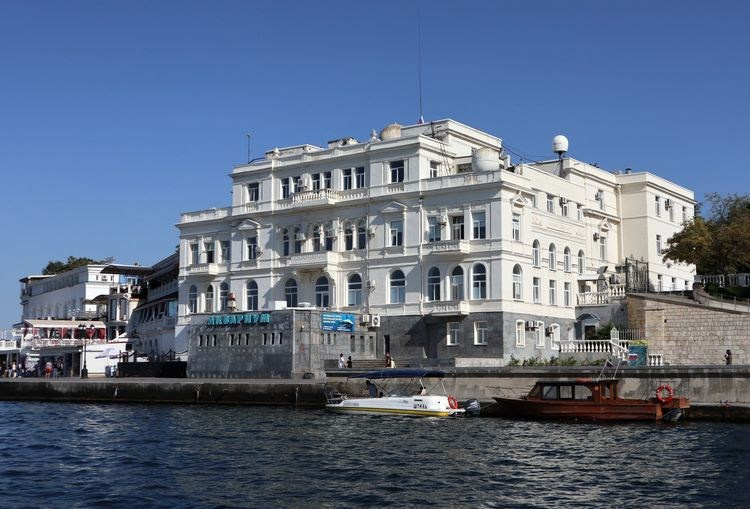 Музеи Севастополя, что посмотреть в Севастополе, экскурсии по Севастополю. Профессиональная фотосъемка в Крыму. Натуральные эмоции и живые кадры. Забронируйте дату прямо сейчас!