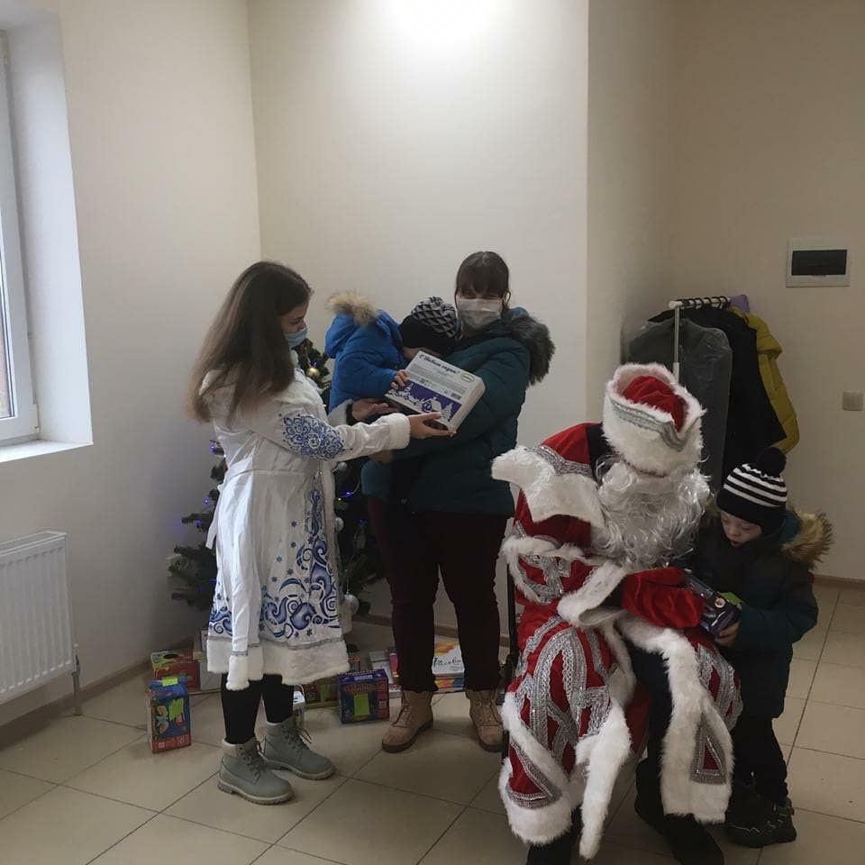 Чудеса продолжаются: встреча с Дедом Морозом и Снегурочкой!