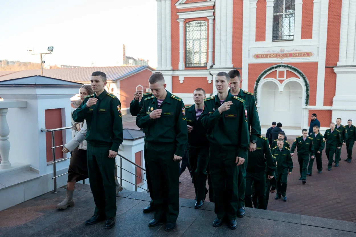 МИТРОПОЛИТ ИГНАТИЙ СОВЕРШИЛ БОЖЕСТВЕННУЮ ЛИТУРГИЮ В ПОКРОВСКОМ СОБОРЕ. Саратовское Северо-Западное благочиние