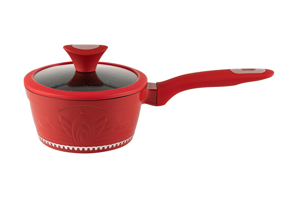 Кастрюля с крышкой красная с ручкой на белом фоне