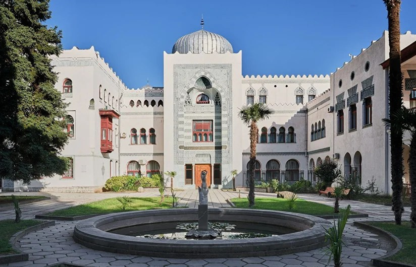 Локации для фотосессии в Ялте. Профессиональная фотосъемка в Крыму. Натуральные эмоции и живые кадры. Забронируйте дату прямо сейчас!