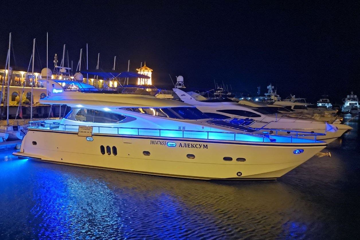 Яхта Алексум Аренда Яхты в Сочи Яхтанаморе YACHTNAMORE YACHTANAMORE