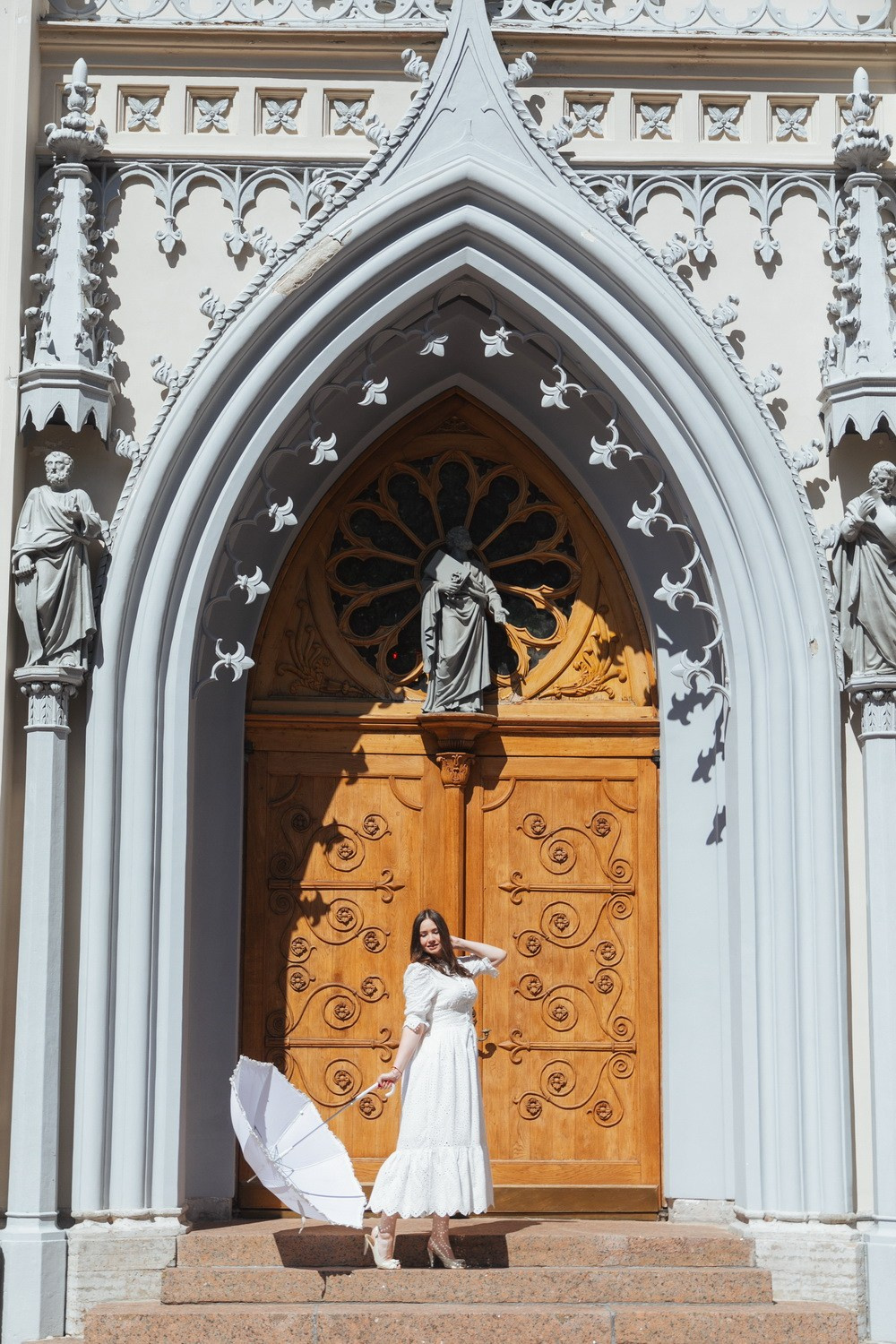 Лавстори в Петергофе, где прогуляться Петергоф, свадьба в Петергофе, как записаться в загс Петергоф, красивые места для свадьбы, фотограф на свадьбу, свадебный фотограф в Петергофе, прогулка,