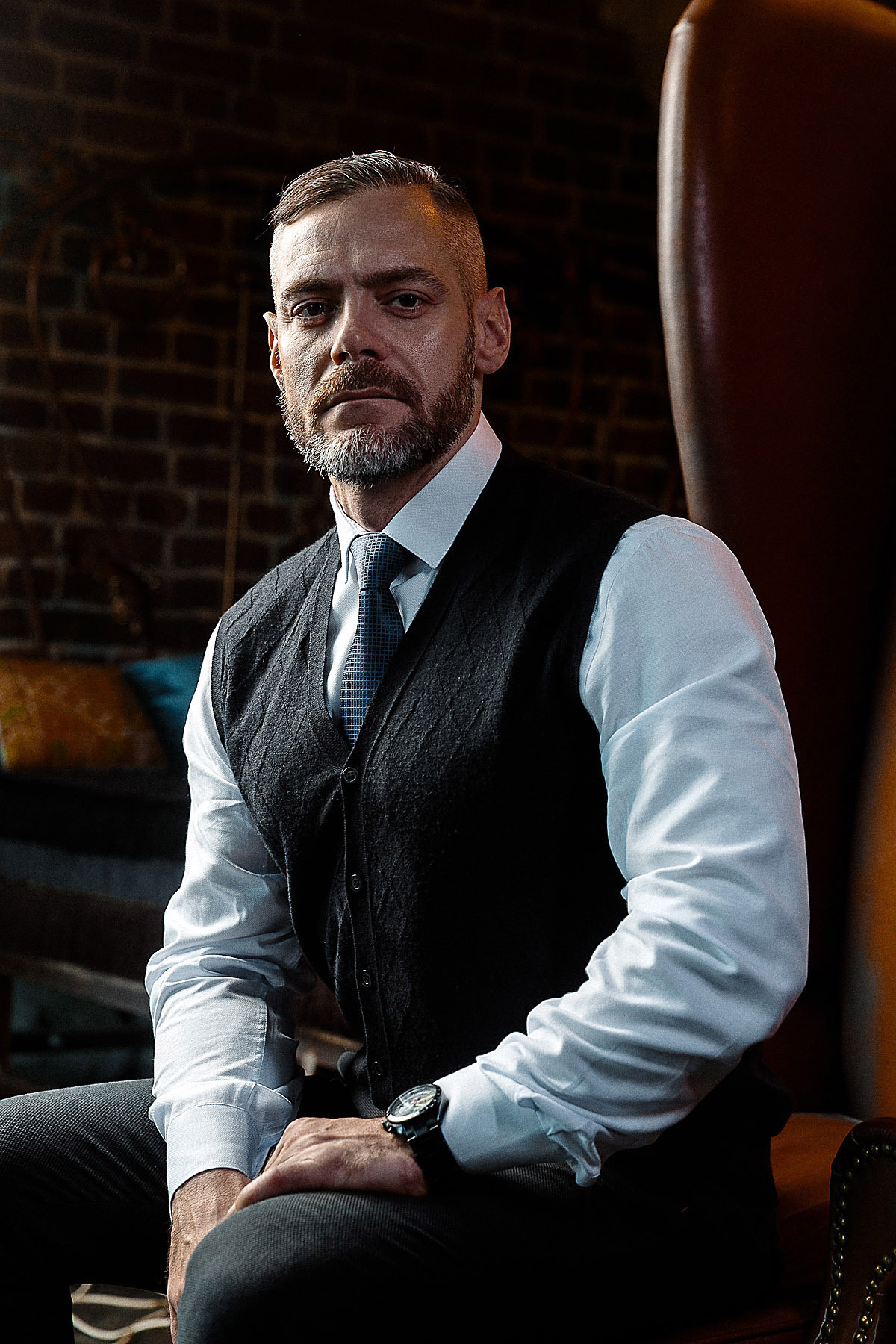 Стильный мужской деловой портрет