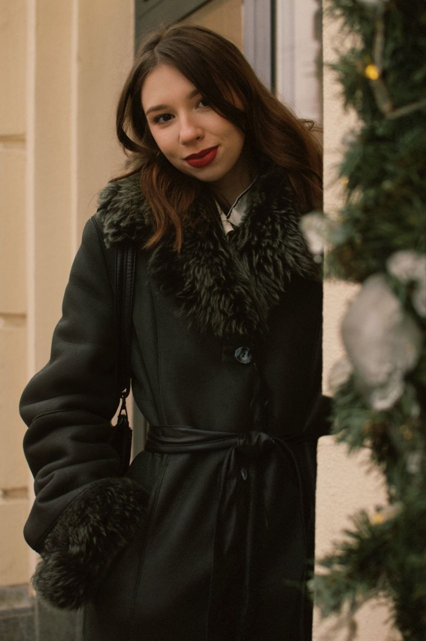 Фотосессия с еловыми ветками