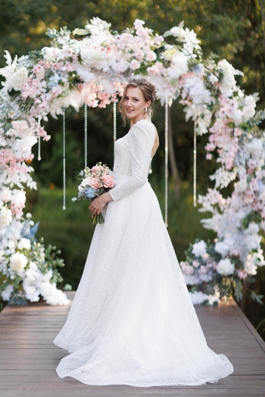 Стилист Анна Сад. Подрядчики и друзья сети свадебных площадок House for wedding