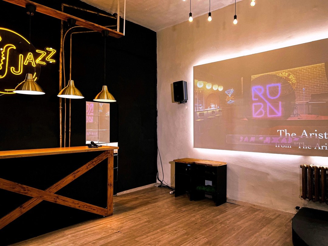 Кадетская линия ВО, 5Дк2. Аренда лофта в СПб для мероприятий