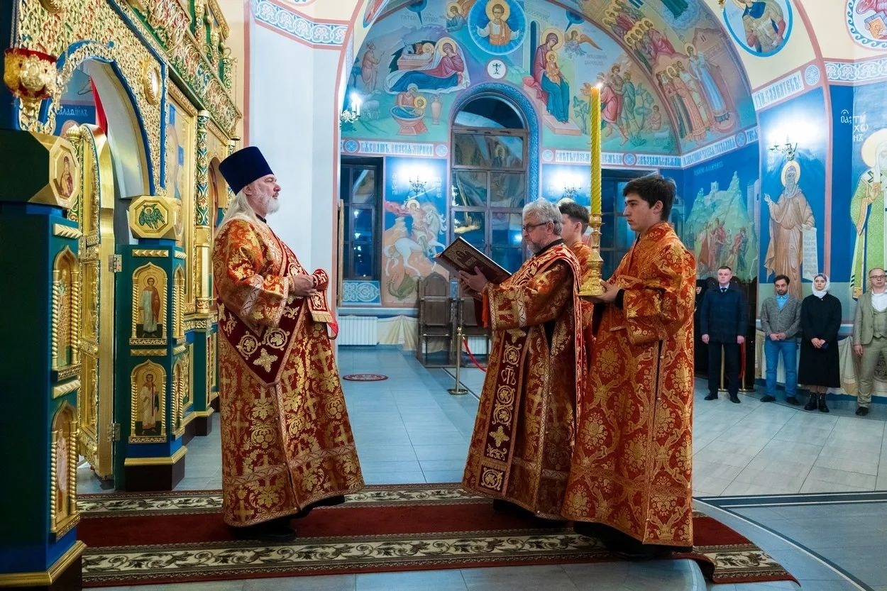 Настоятель храма принял участие в Архиерейском Богослужении в Свято- Никольском мужском монастыре г. Саратова. Георгиевское благочиние
