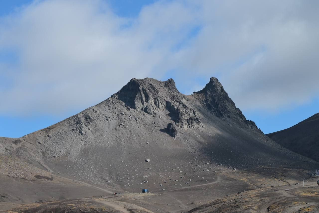 Авачинский перевал и восхождение на экструзию Верблюд. Экскурсионные туры по Камчатке