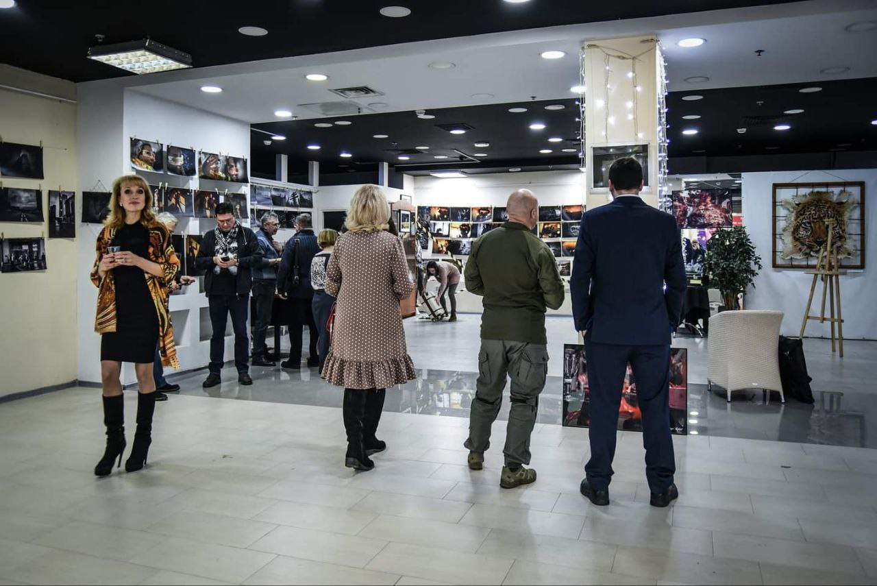 Открытие персональной выставки авторской фотографии Романа Адлера "Добро пожаловать в Новый Мир" в Галерее ART FUTURE GALERY 15 декабря 2021 - 20 февраля 2022 года