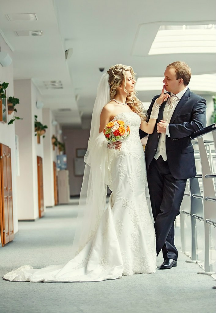 Свадебная фотосессия в Красноярске лучший фотограф свадьба невеста жених платье причёска макияж идея места пример фотография декор агентство организация цены описание услуги визажист костюм