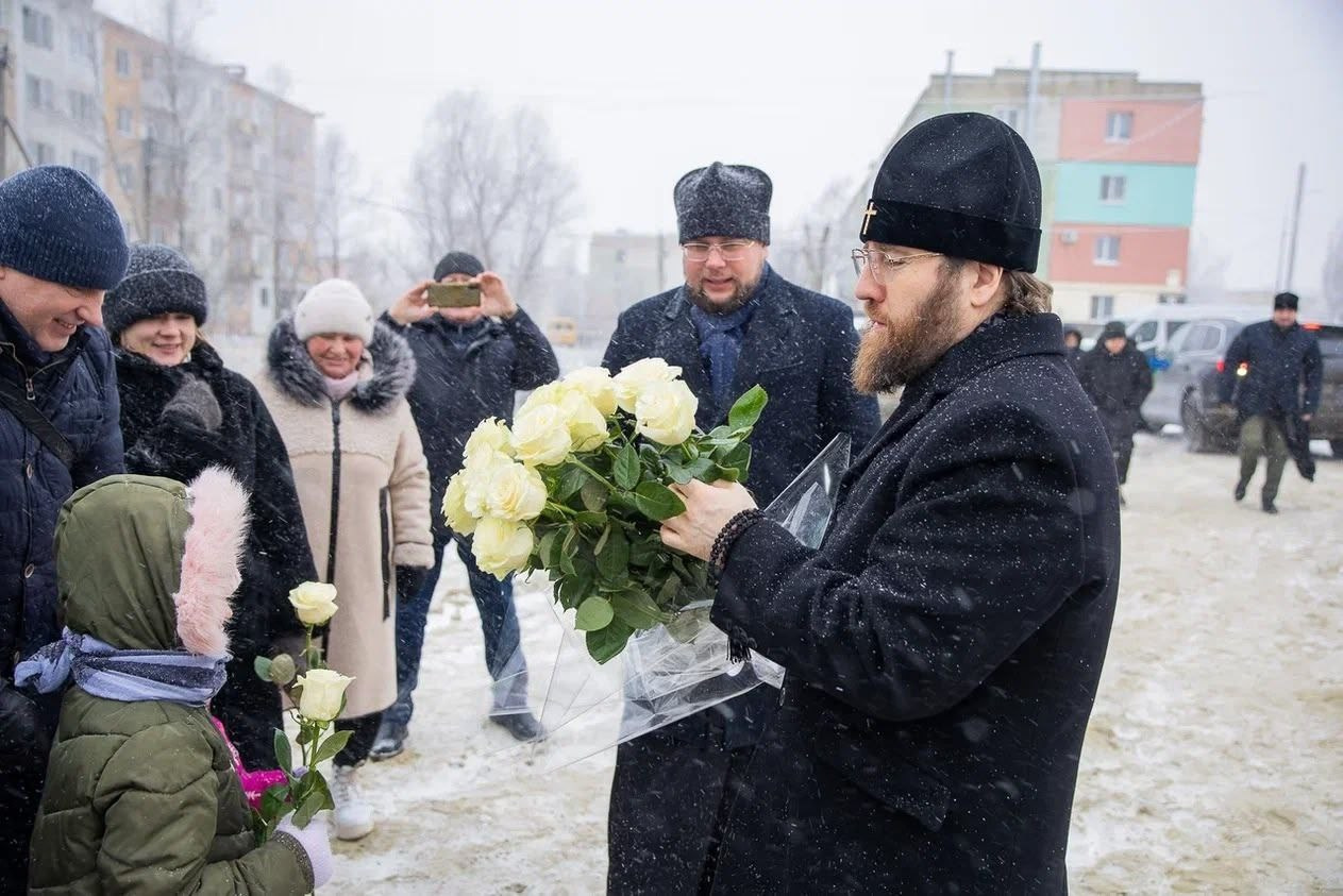 Благочинный Северо-Западного храма принял участие в освящении куполов строящегося храма. Саратовское Северо-Западное благочиние