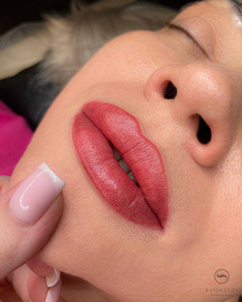 Нафиса. Студия перманентного макияжа, косметологии и массажа SYMMETRY в Москве, м. Киевская