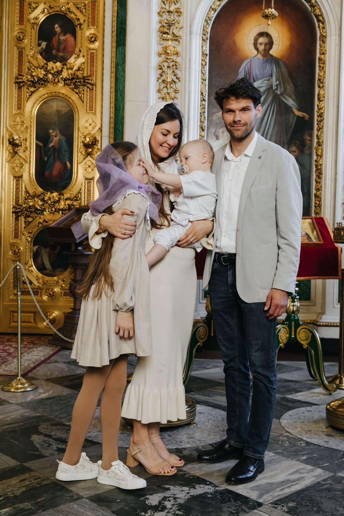 Крещение в Исаакиевском соборе малыша, фотограф Денис Шмигирилов. Фотограф крещение венчание в Петербурге! Помогает подобрать храм и посоветовал душевного батюшку в СПб