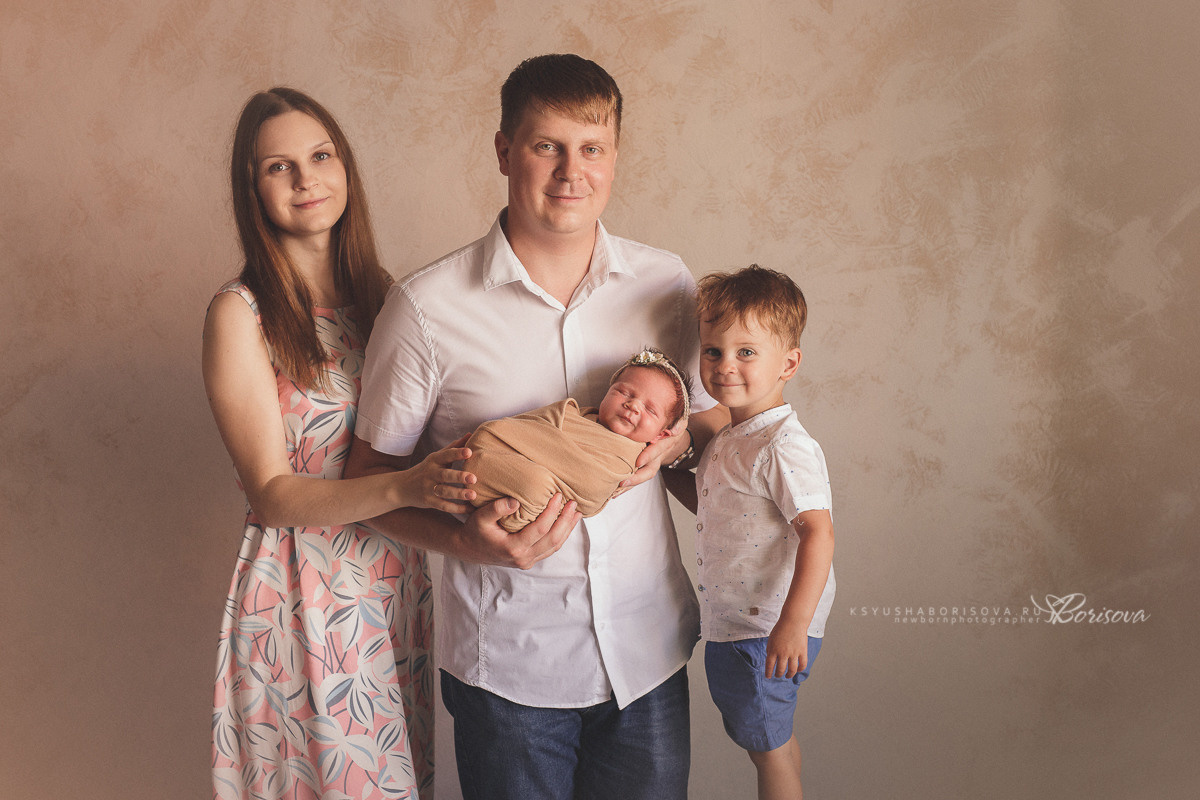 Фото с родителями. Фотограф новорожденных в Магнитогорске Ксюша Борисова