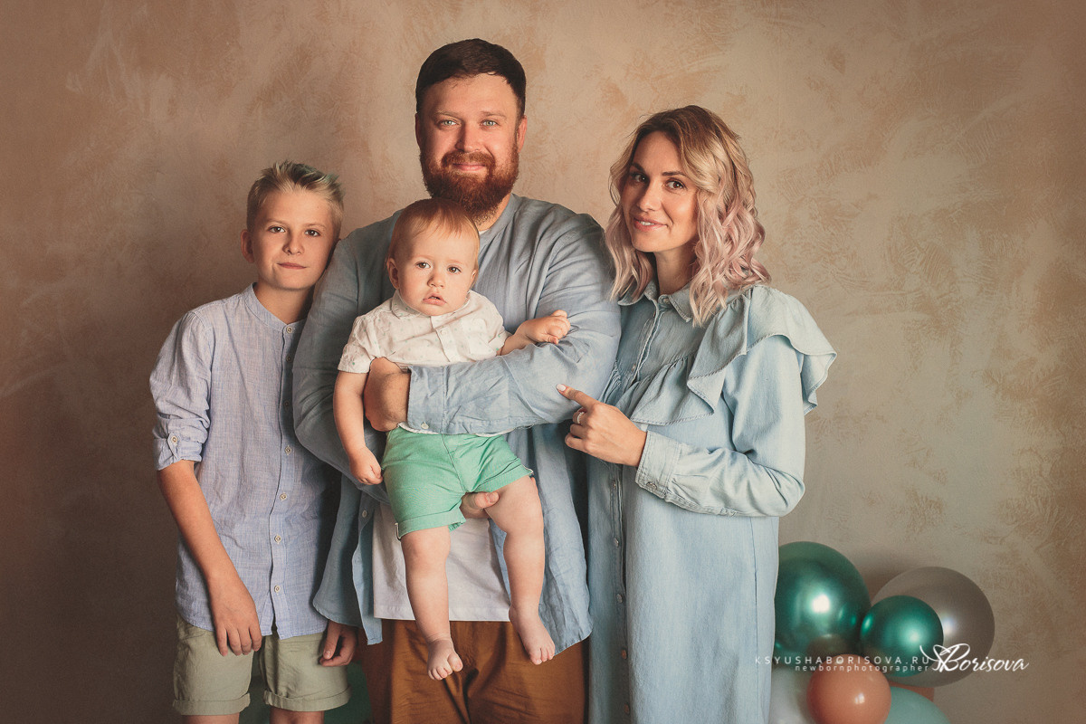 Фото с родителями. Фотограф новорожденных в Магнитогорске Ксюша Борисова